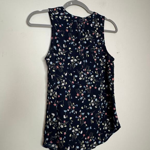 41 Hawthorn Morey Split Neck Sleeveless Top Women’s XS Navy Blue Floral NWT - Picture 4 of 6